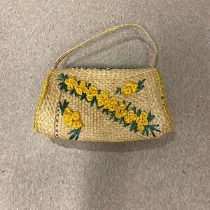 Handmade in The Bahamas, Straw Purse, great to have at the beach &/or pool.